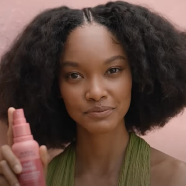 Superfood hair hydration with nutriplenish™ leave-in conditioner