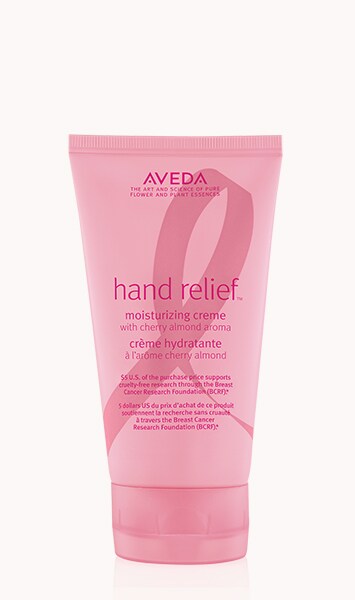 Crème hydratante hand relief<span class="trade">™</span> en série limitée avec arôme d'amande et cerise